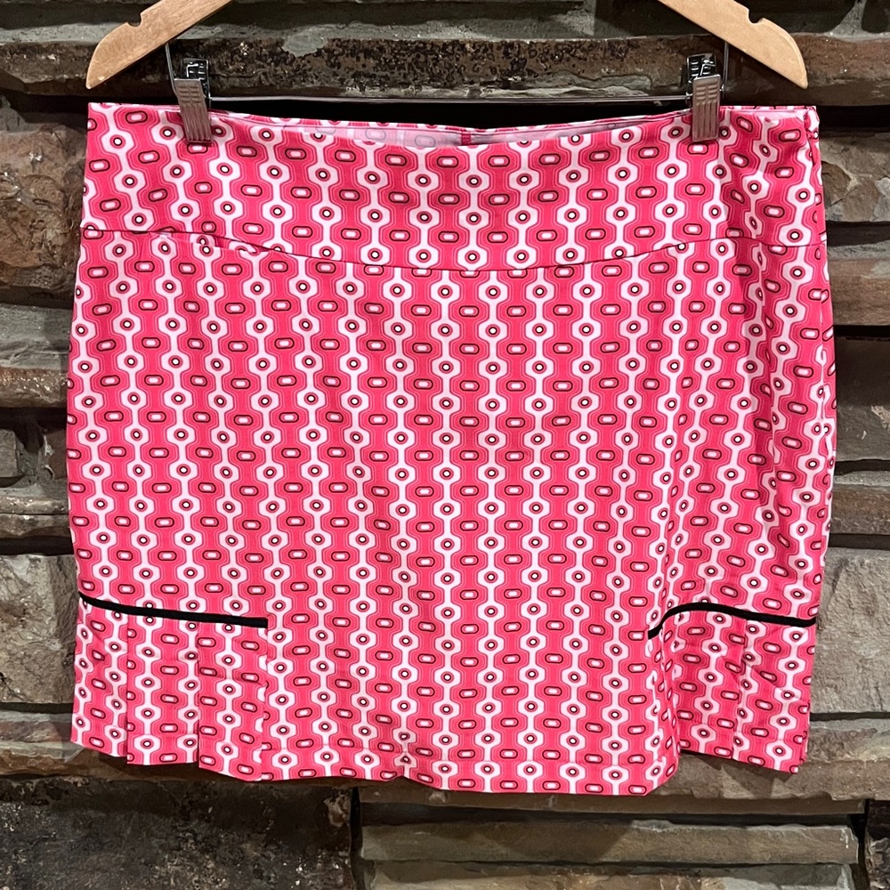 Golftini Performance Side Pleat Golf Skirt in Charge it to the Room Pink Pattern